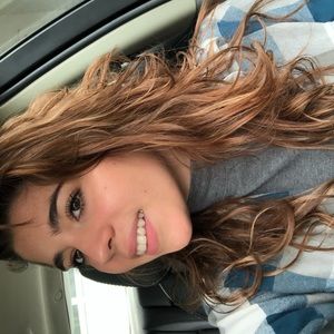 Meet your Posher, Elizabeth